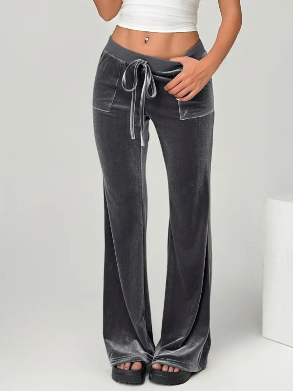Gladys - Pantalon évasé en velours élégant – Image 3