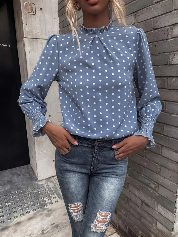 Elsie - Chemisier élégant à pois et manches froncées pour femme – Image 3