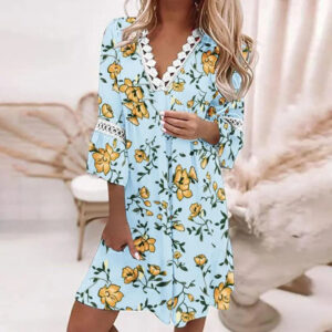 Frances -  Robes à col en V avec motifs floraux