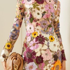 Dolores - Robe fleurie en trois dimensions