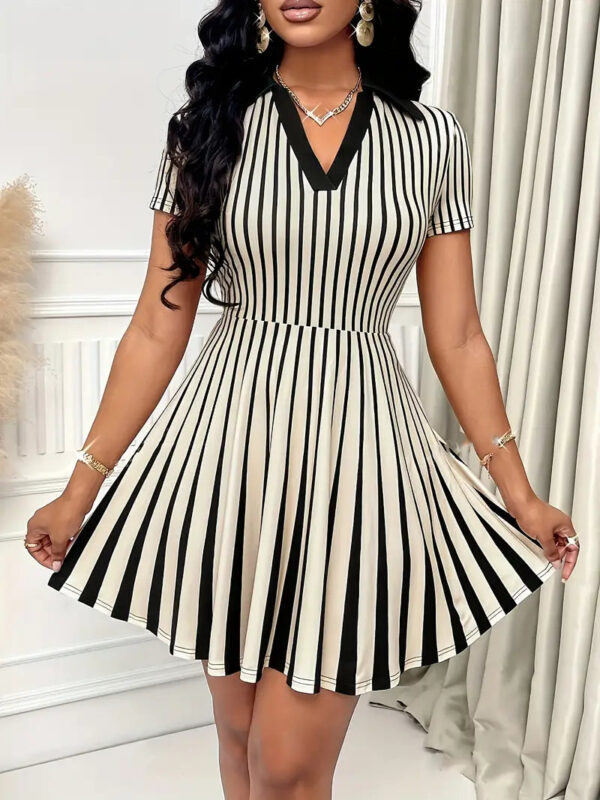 Armelda - Robe polo élégante à rayures pour femme – Image 5
