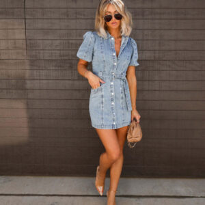 Cressida - Robe en jean à manches bouffantes, patte de boutonnage et ceinture