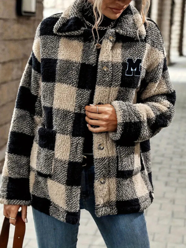 Debra - Manteau à revers et à carreaux – Image 2