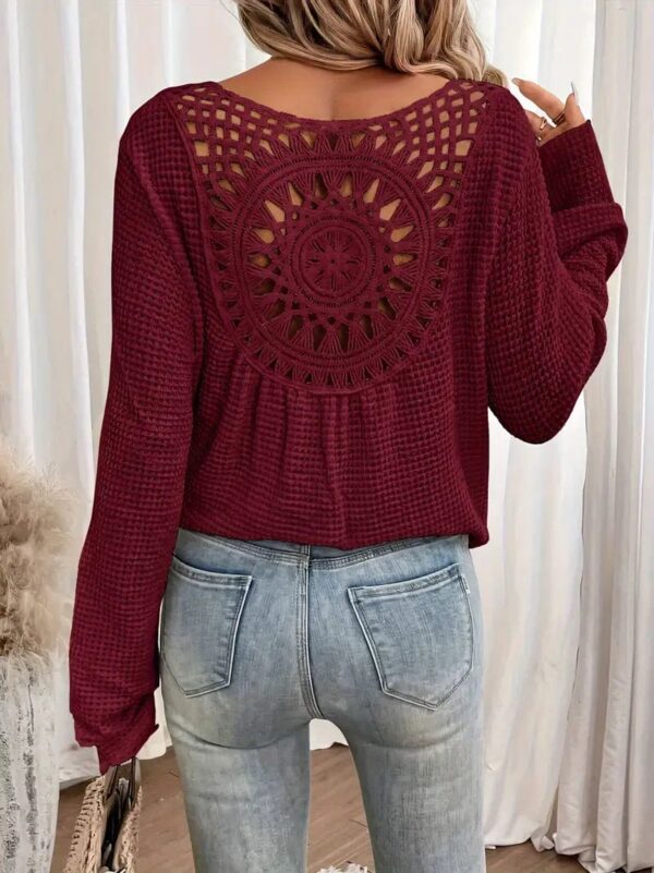 Angèle - Pull à col en V en maille gaufrée – Image 13