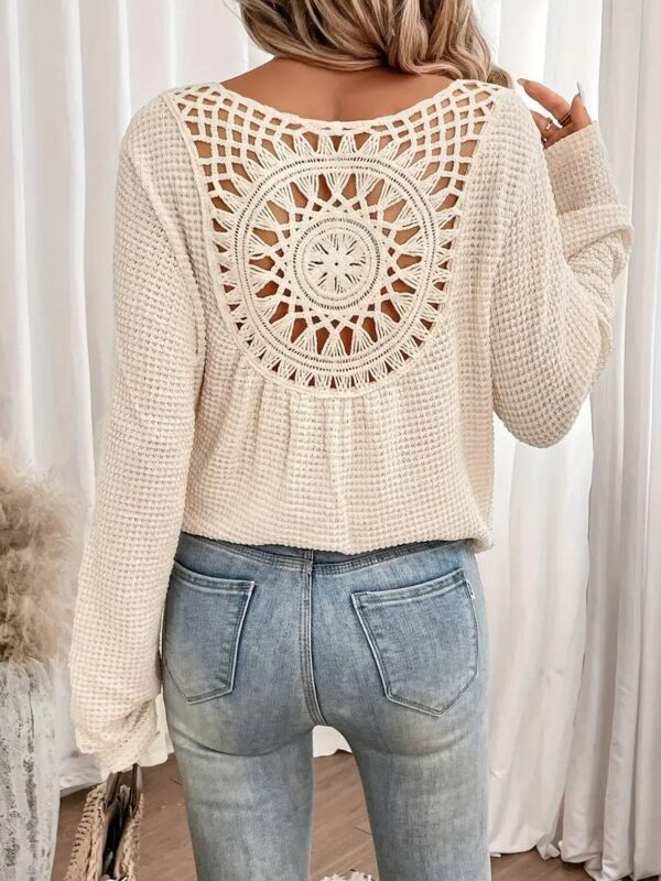 Angèle - Pull à col en V en maille gaufrée – Image 12