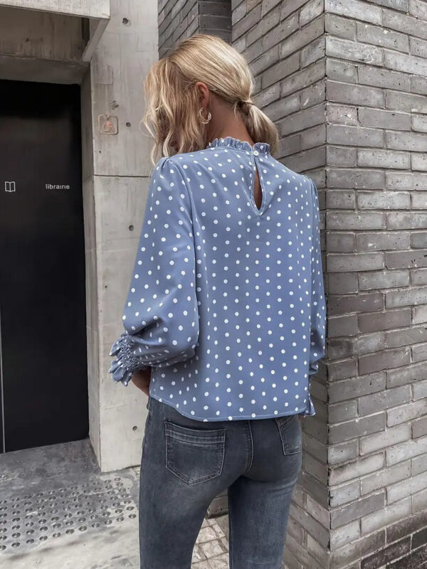 Elsie - Chemisier élégant à pois et manches froncées pour femme – Image 5