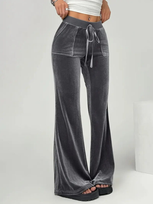 Gladys - Pantalon évasé en velours élégant – Image 2