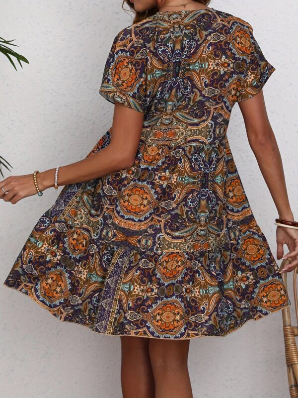 Kimberley - Robe imprimée à manches courtes et col en V – Image 2