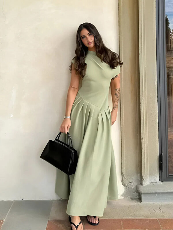Gabriella - Robe élégante à col haut et manches courtes – Image 2