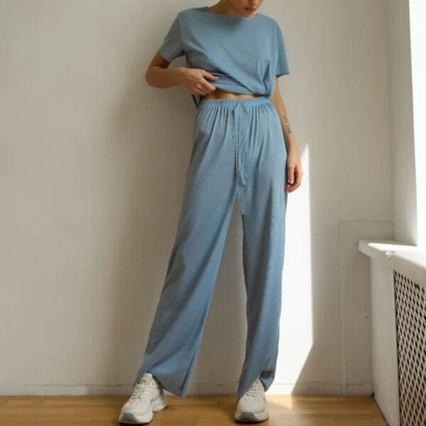 Beatriz - Ensemble décontracté avec haut à manches courtes et pantalon à jambe large – Image 3