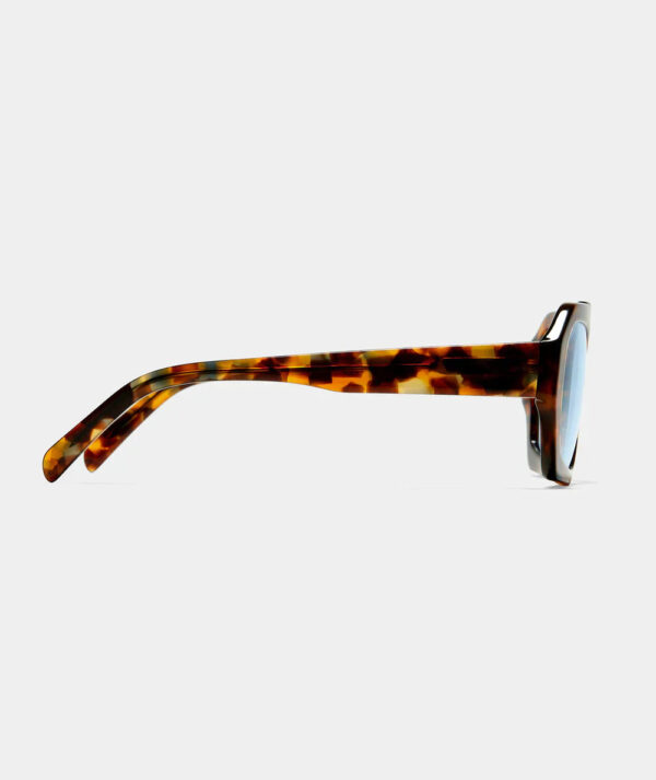 Hazel - Lunettes de soleil aviateur carrées pour femmes – Image 2