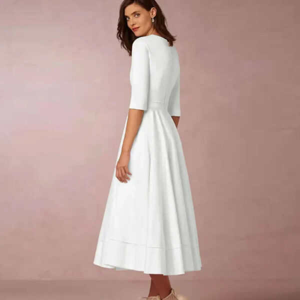 Azmira – Robe midi élégante à coupe trapèze – Image 3