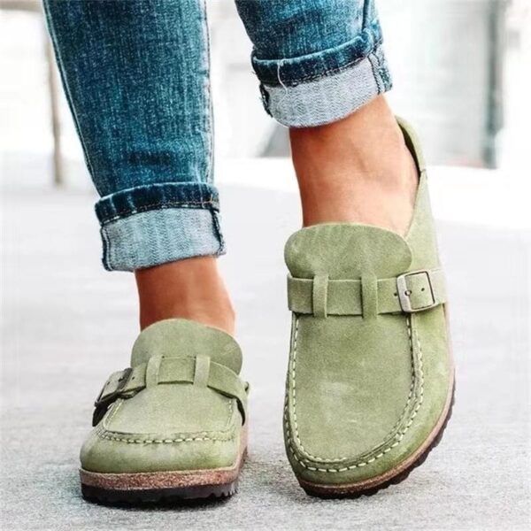 Frida - Sandales à boucle et bout rond à talon bas – Image 5
