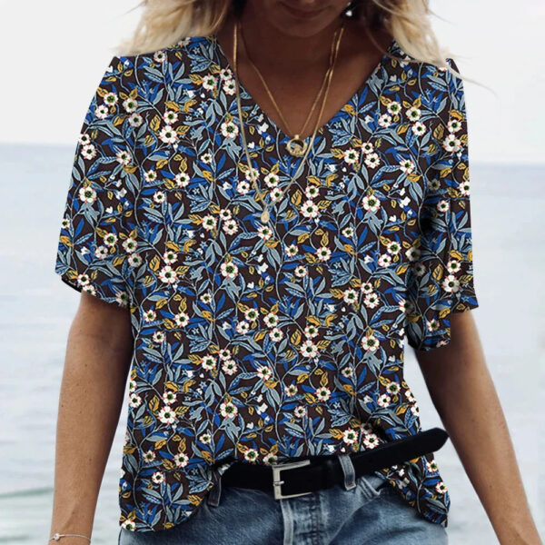 Flaviana - Kurzärmeliges Shirt mit V-Ausschnitt – Image 2