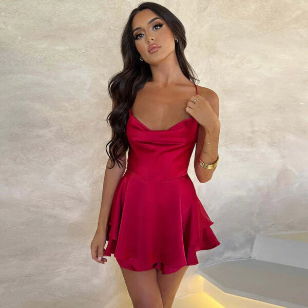 Lenore - Mini-robe en satin dos nu à bretelles spaghetti – Image 3