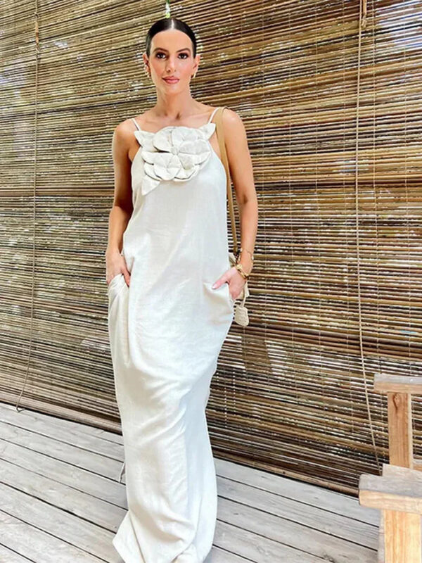 Anastasia - Robe longue sans manches à fleurs 3D