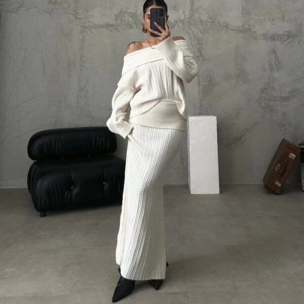 Clara - Ensemble élégant composé d'un pull à épaules dénudées et d'une jupe en tricot ajustée – Image 3