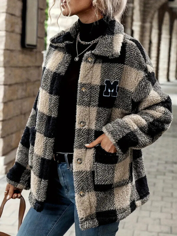 Debra - Manteau à revers et à carreaux – Image 5