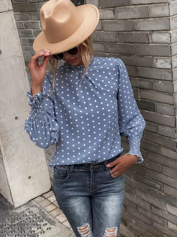 Elsie - Chemisier élégant à pois et manches froncées pour femme – Image 2