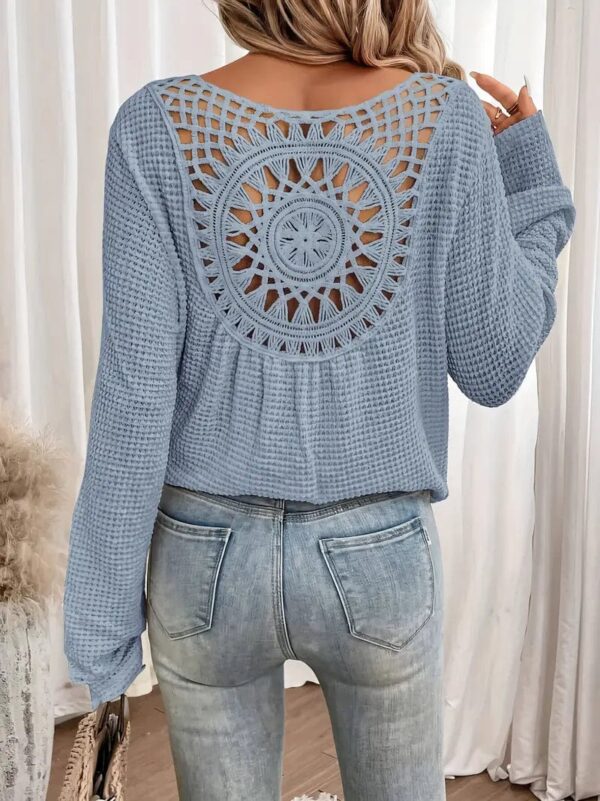 Angèle - Pull à col en V en maille gaufrée – Image 14