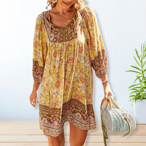 Araminta - Robe bohème à imprimé et coupe fluide pour femme – Image 3