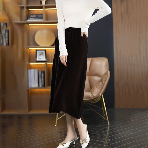 Bernadette - Jupe d'hiver en laine coupe slim – Image 3