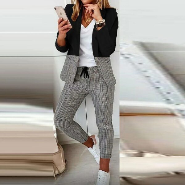 Diana -  Blazer à manches longues et pantalon – Image 2
